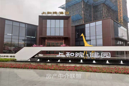 裕景隆城12楼3室2厅1卫109㎡带储藏室车位包改名